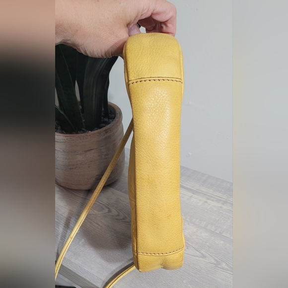 Fossil Vintage Butterfly Mustard Yellow Leather‎ Crossbody Purse Bag - Picture 3 of 7